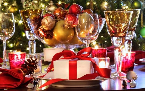 Decorating The New Year's Table 2024