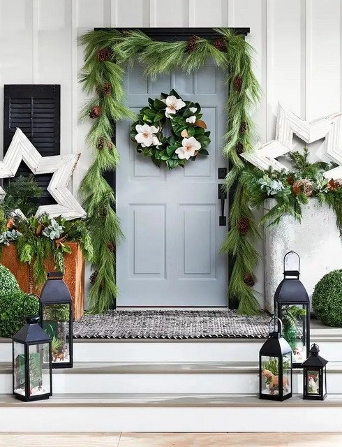 Christmas decorations for the house entrance 2025